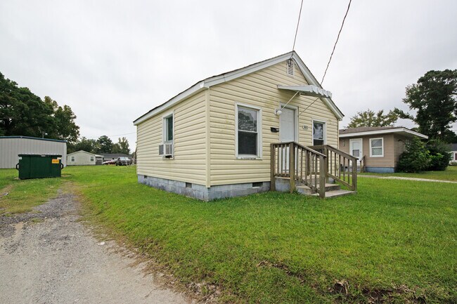 Building Photo - 500 Torrence Ave