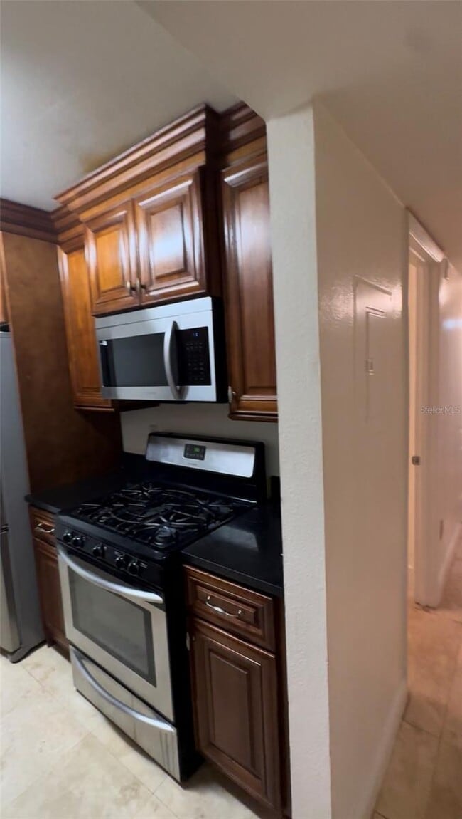 Building Photo - 2053 Dixie Belle Dr