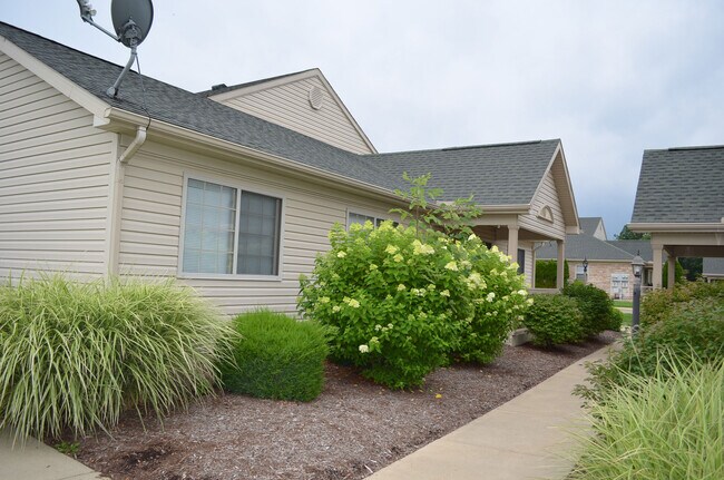 Building Photo - 801 Altamonte Dr