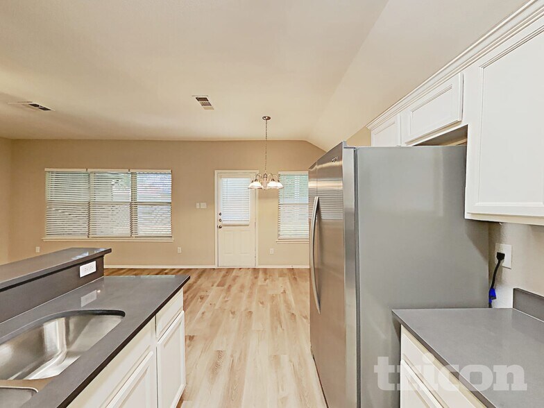 Building Photo - 105 Stone Haven Place Waxahachie TX
