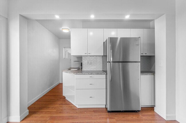 Building Photo - 2380 NE 15th Terrace