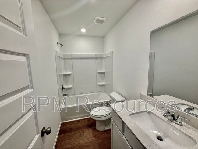 Building Photo - 10401 Little Blue Ln