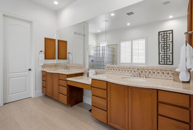 Building Photo - 51493 Marbella Ct