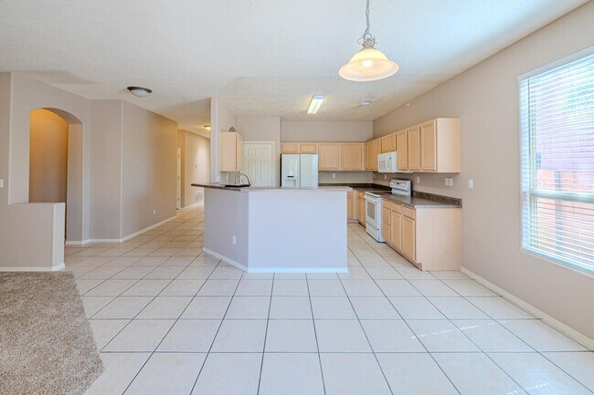 Building Photo - 1124 Calle Corvo NE