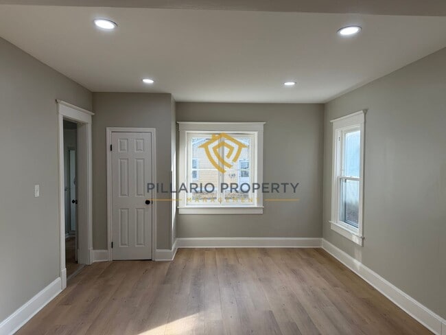 Building Photo - Fully Renovated 3-Bedroom/2-Bathroom with Huge Loft, Near Ellenberger Park, Available NOW!