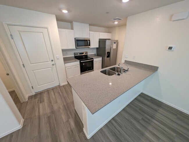 Building Photo - 5019 Chapin Mesa Ave
