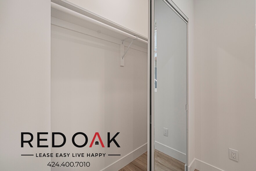 Building Photo - 4590 Riverton Ave