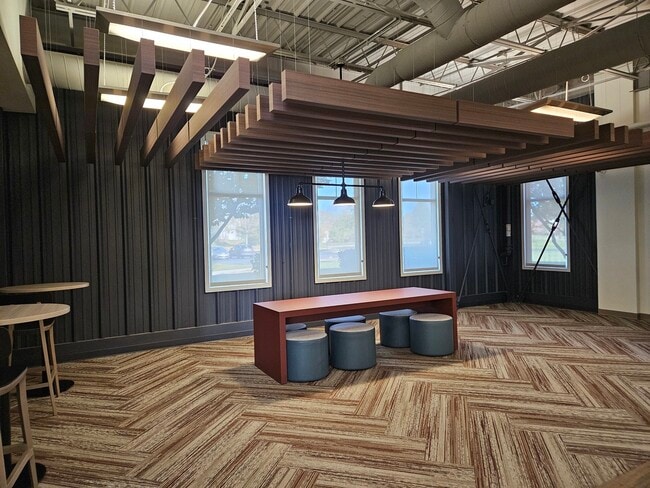 Building Photo - 1735 Bayberry Ln