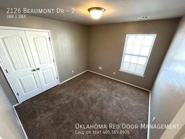 Building Photo - 2126 Beaumont Dr