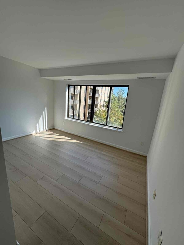 Building Photo - 3101 S Manchester St