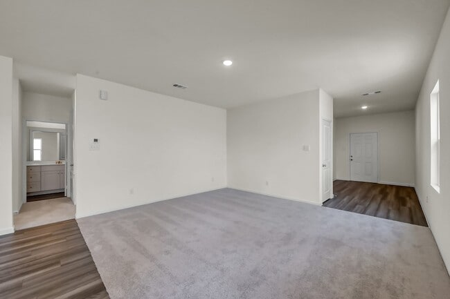 Building Photo - 15009 Ronan Dr