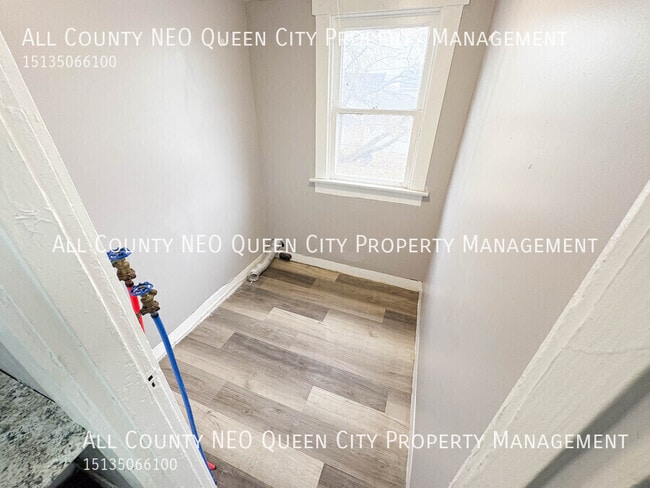 Building Photo - 227 Pleasant Ave