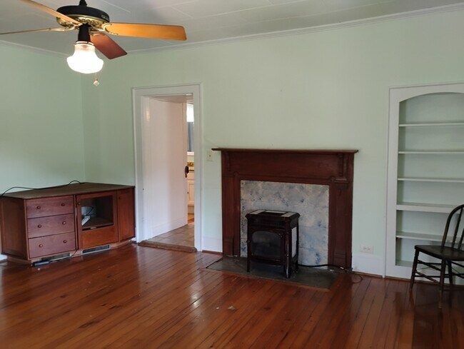 Building Photo - 8322 Chatham Church