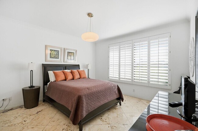 Building Photo - Charming 2-Bedroom Casita