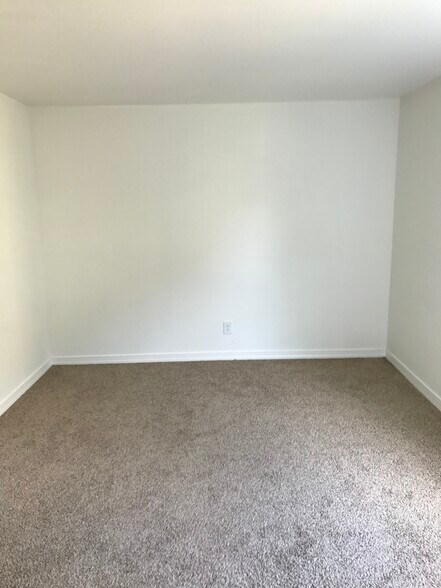 Building Photo - 4740 Walden Cir
