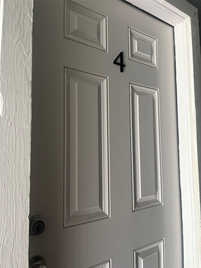 Building Photo - 4626 Bell St