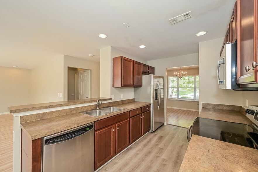 Building Photo - 2145 Erin Ln