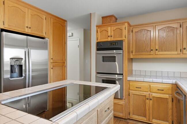 Building Photo - Spacious 5 Bedroom Home with Cupertino Schools