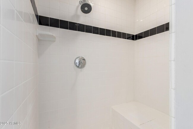 Building Photo - 1326 N Central Ave