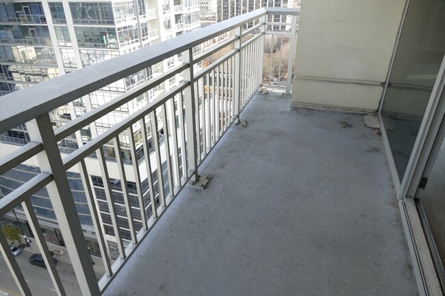 Building Photo - 1400 S Michigan Ave