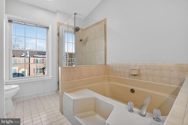 Building Photo - 8408 Millwood Dr