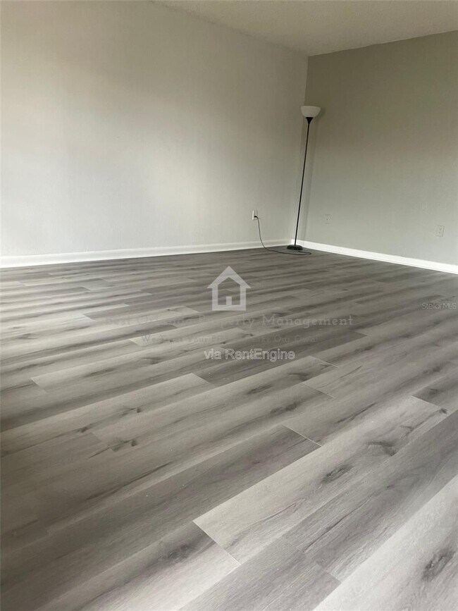Building Photo - 746 McDougall Ct