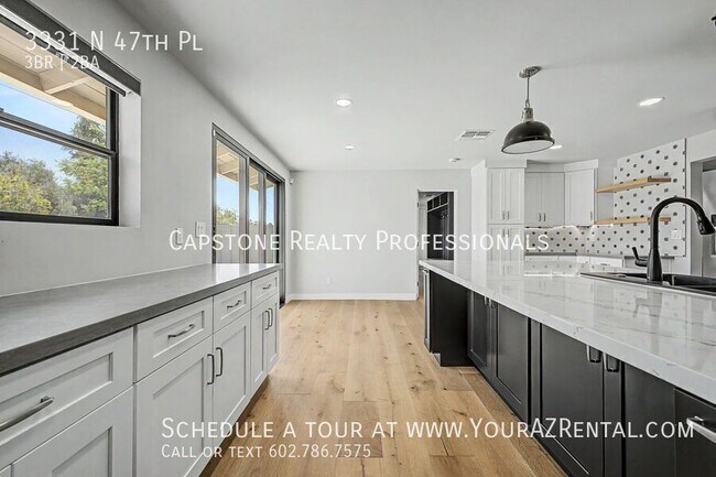 Building Photo - 3331 N 47th Pl