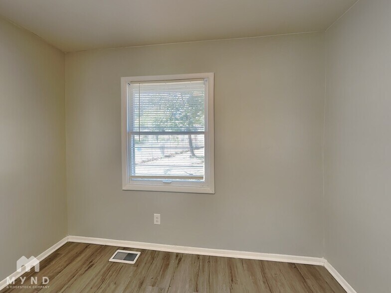 Building Photo - 4484 Bonnie Glen Ct