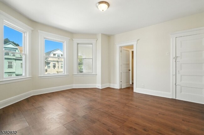 Building Photo - 178 N 16th St