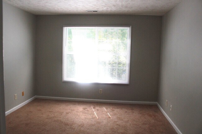 Building Photo - 325-8 Waterdown Drive