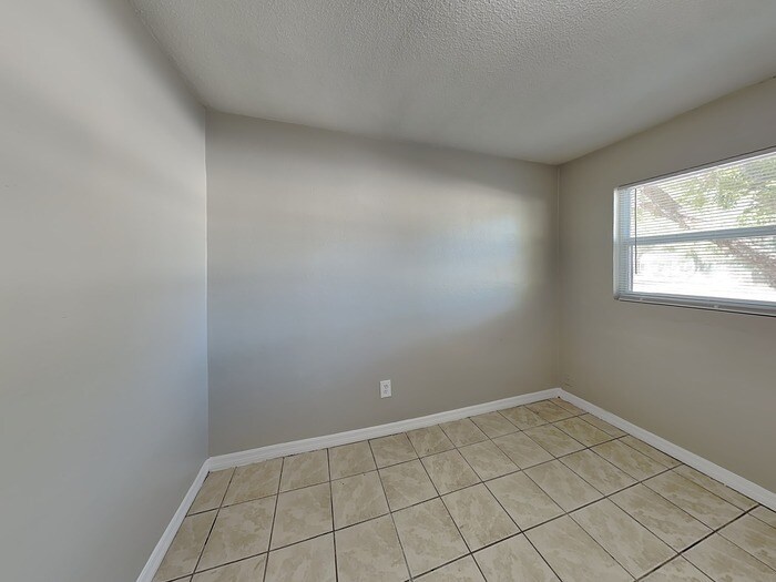 Building Photo - 1301 Sandy Ln