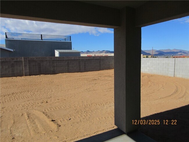 Building Photo - 3327 N Central St