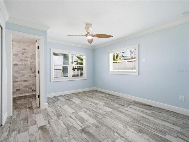 Building Photo - 828 Bay Point Dr