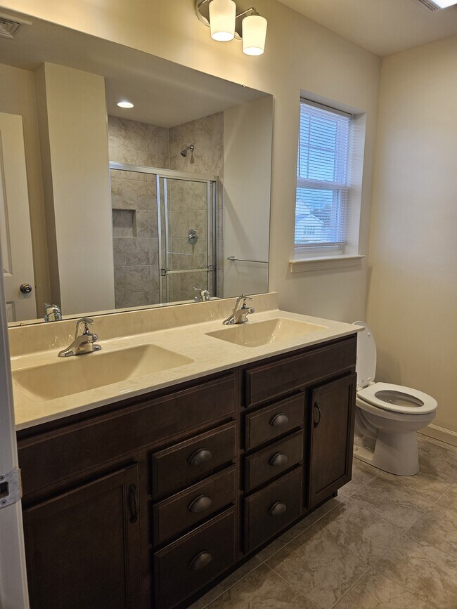 Building Photo - 118 Rhodolite Ln