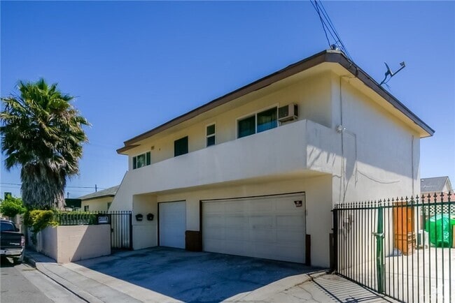 Building Photo - 13508 Doty Ave
