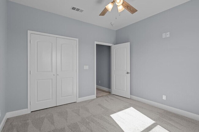 Building Photo - 16110 Red Deer Ave