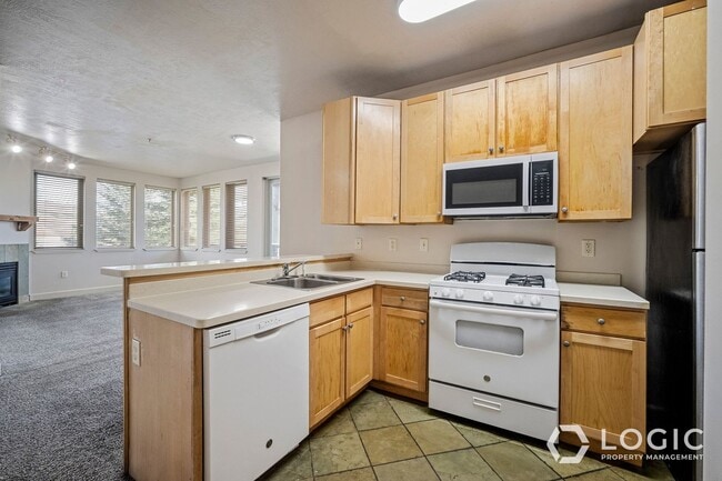 Building Photo - 6605 N 2200 W
