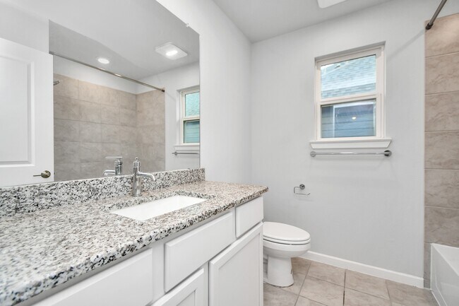 Building Photo - 1218 Raburn Run Ln