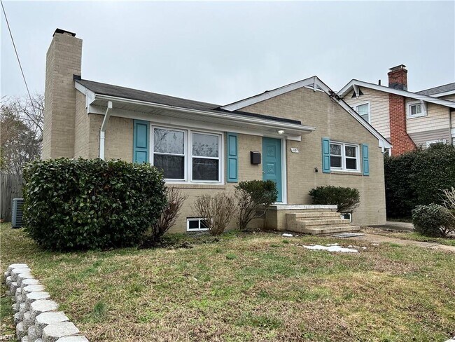 Primary Photo - 115 E Ocean Ave