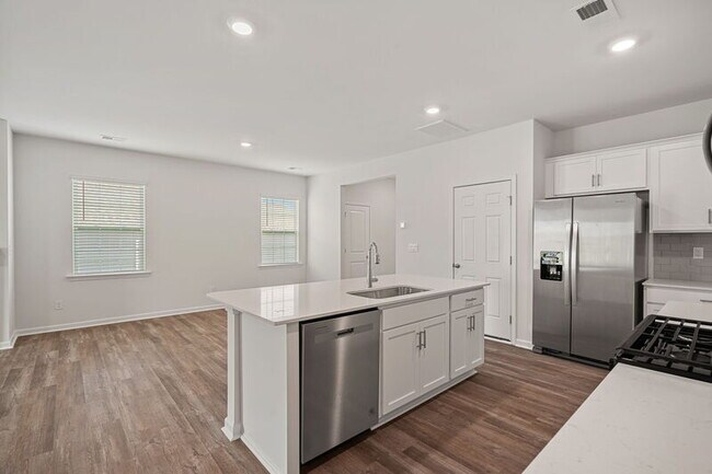 Building Photo - 171 Old Home Rd