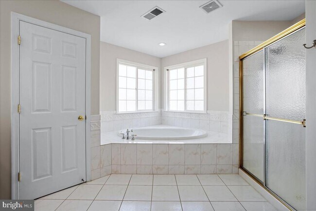 Building Photo - 319 Morlyn Dr