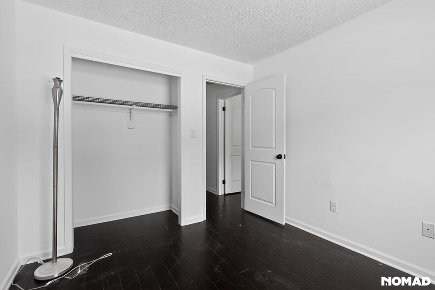 Building Photo - 102 Oak Glen Rd