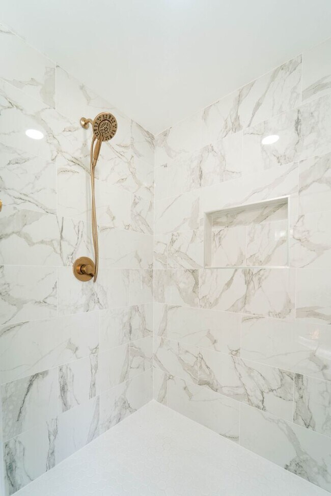 Building Photo - Fabulous Home in Aquia Harbor