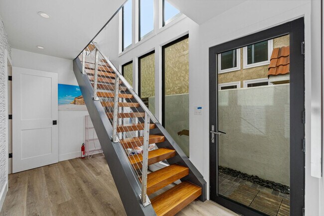 Building Photo - 3470 Carlsbad Blvd