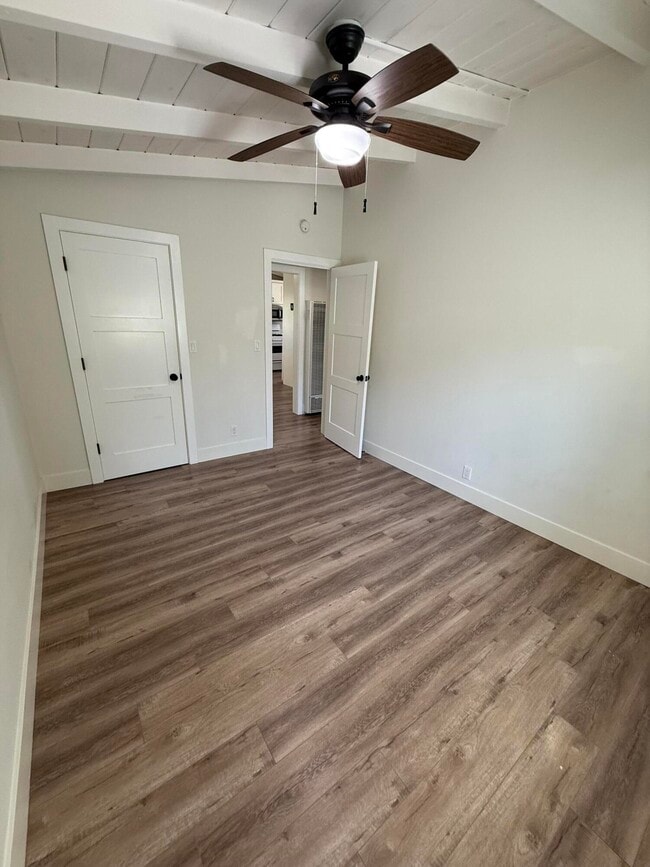 Building Photo - 1313 Cliff Dr