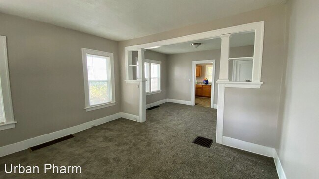 Building Photo - 3 br, 1 bath House - 555 Oakdale SE