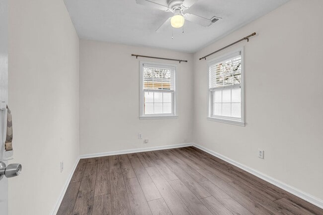 Building Photo - Cute and Cozy 2 bd/1 bath Home in Madison!