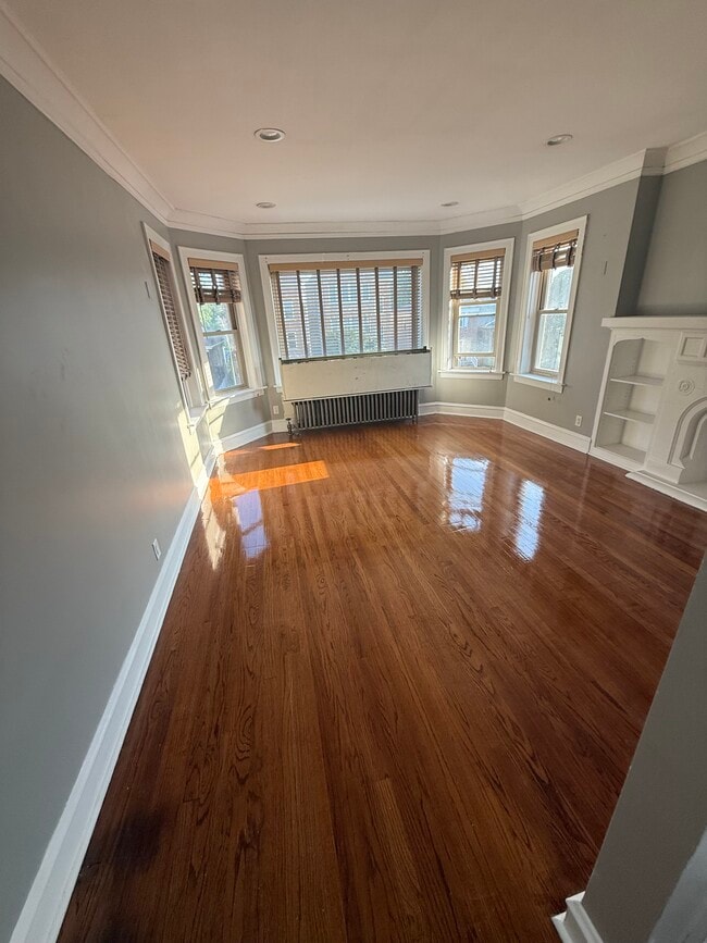 Building Photo - 1744 E 84th Pl