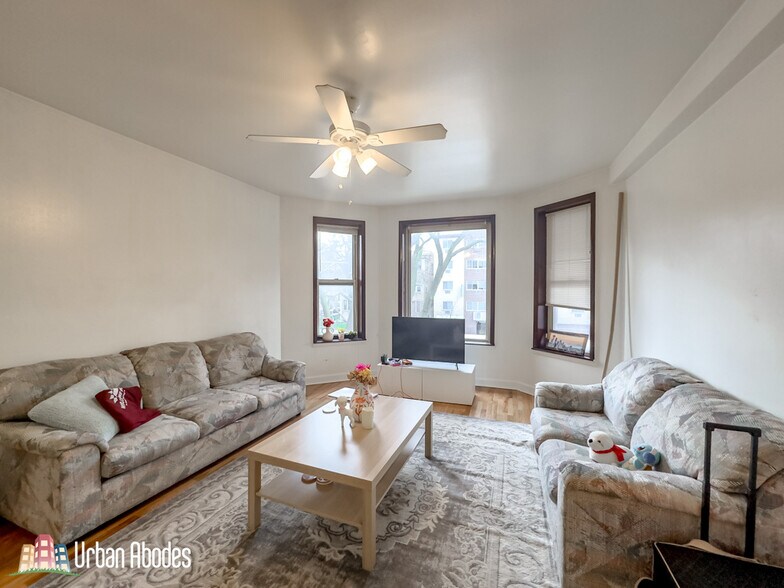 Building Photo - 6711 N Sheridan Rd