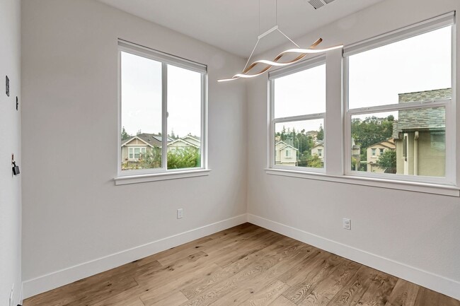 Building Photo - Stunning Home with Modern Upgrades and Pri...